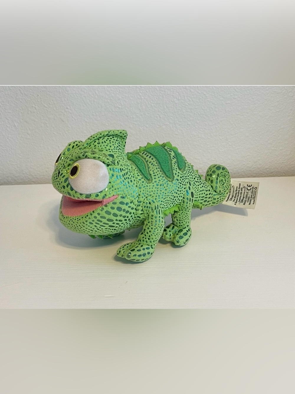 DISNEY STORE TANGLED PRINCESS RAPUNZEL PET CHAMELEON PASCAL PLUSH STUFFED ANIMAL